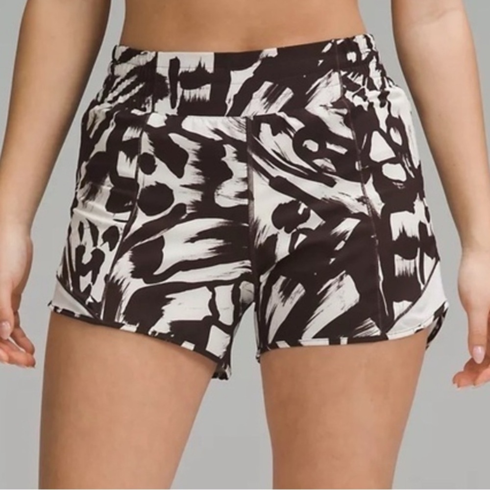 Gently used Lululemon Hotty Hot High-rise lined short 4”